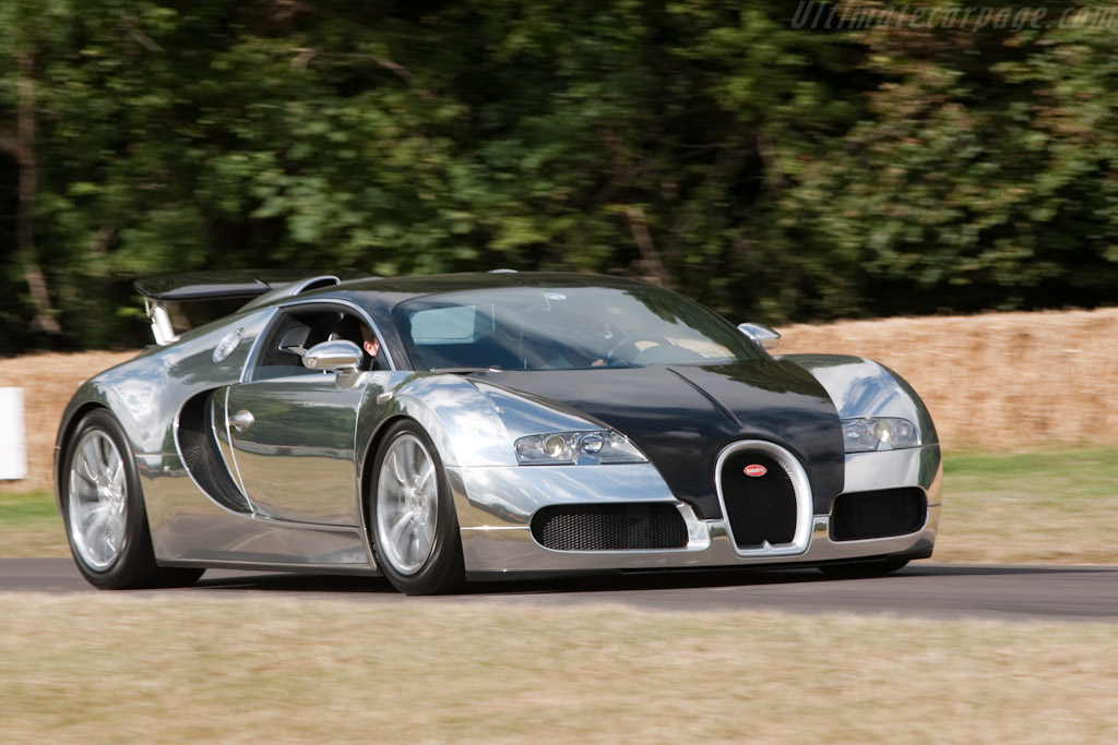 Bugatti Veyron Pur Sang on road